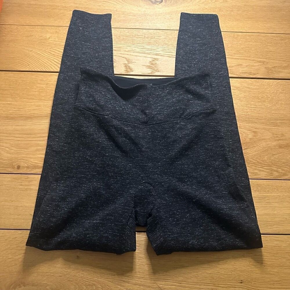 Assets red hot label Spanx legging charcoal gray medium